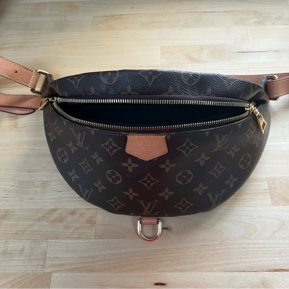 LOUIS VUITTON Monogram Bumbag